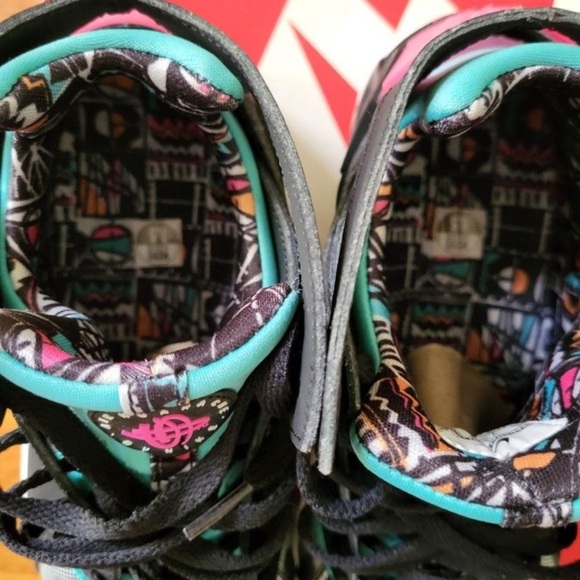 Like New NIKE AIR FLIGHT HUARACHE SOUTH BEACH - Picture 2 of 5